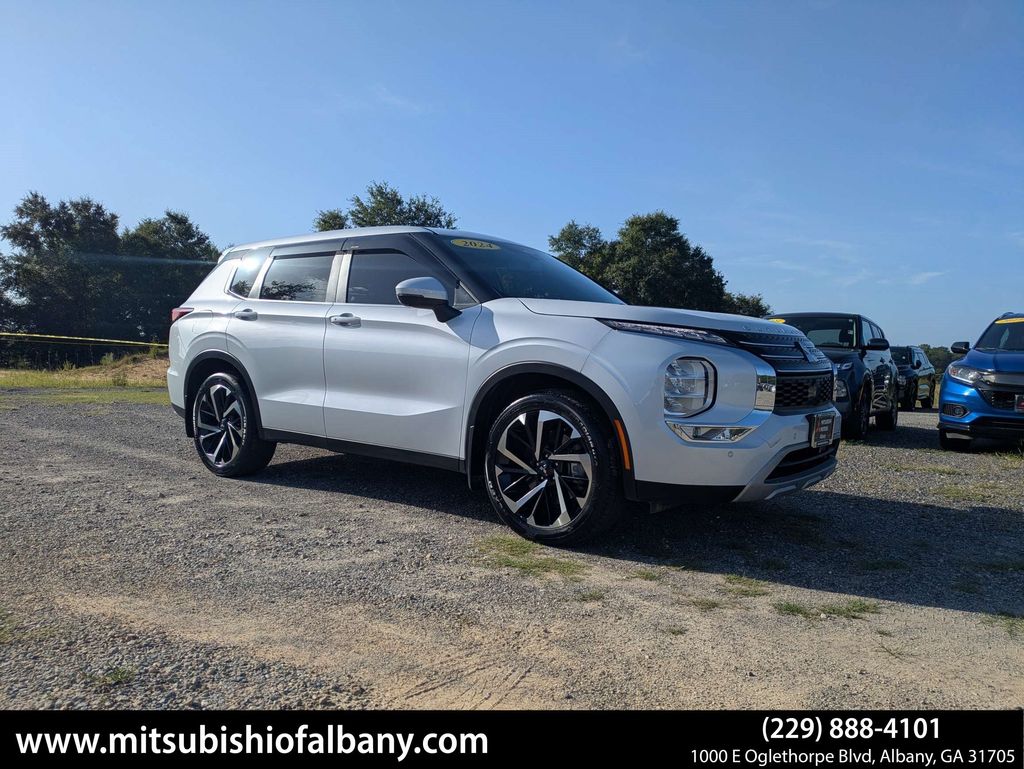 2024 Mitsubishi Outlander SE FWD