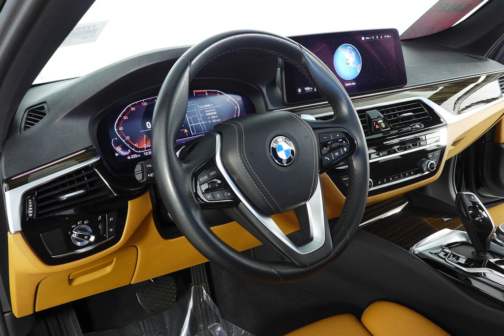 Thumbnail: 2023 BMW 5 Series - 31