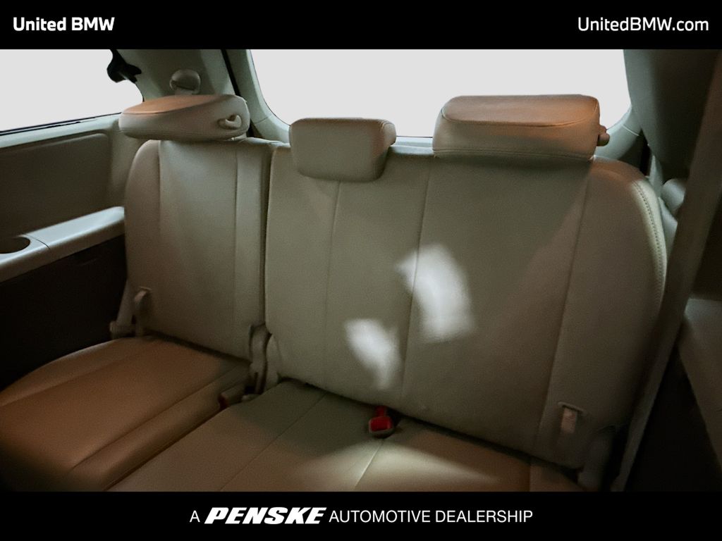 Thumbnail: 2011 Toyota Sienna - 13