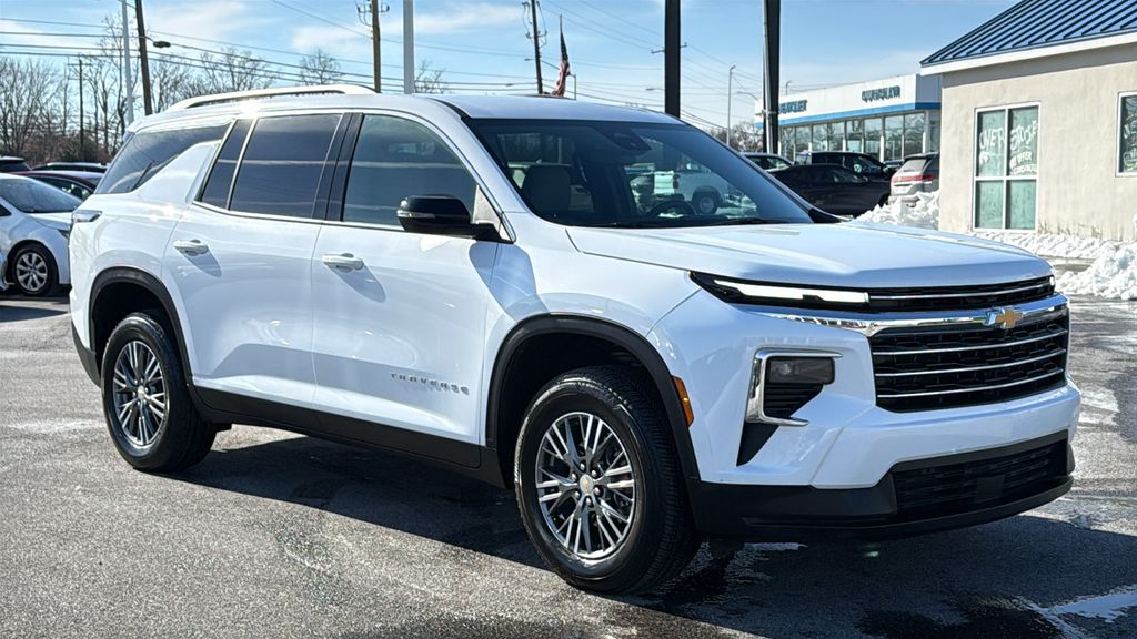 2025 Chevrolet Traverse LT FWD