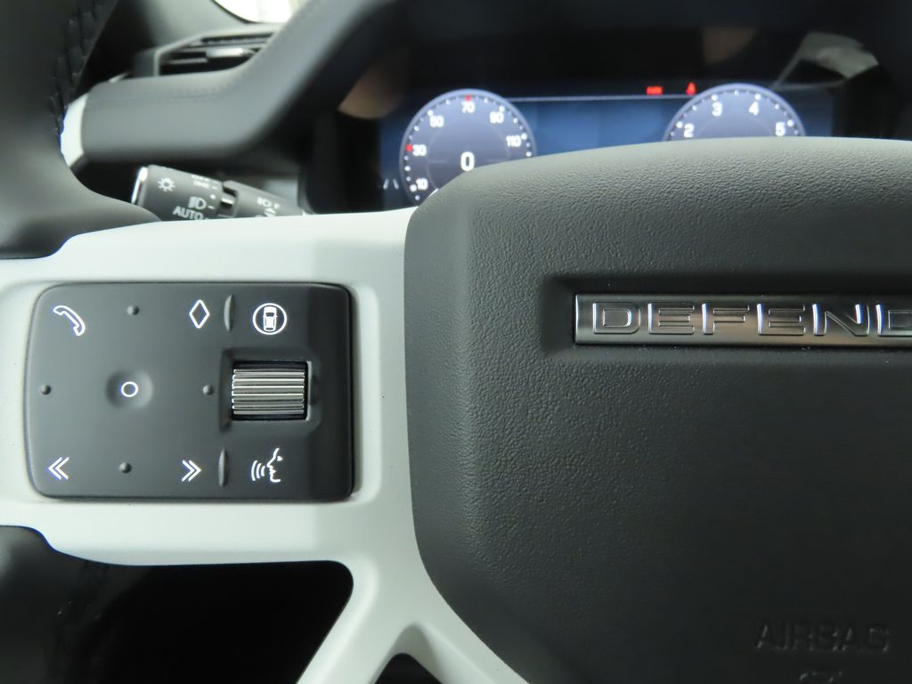 Thumbnail: 2025 Land Rover Defender - 11