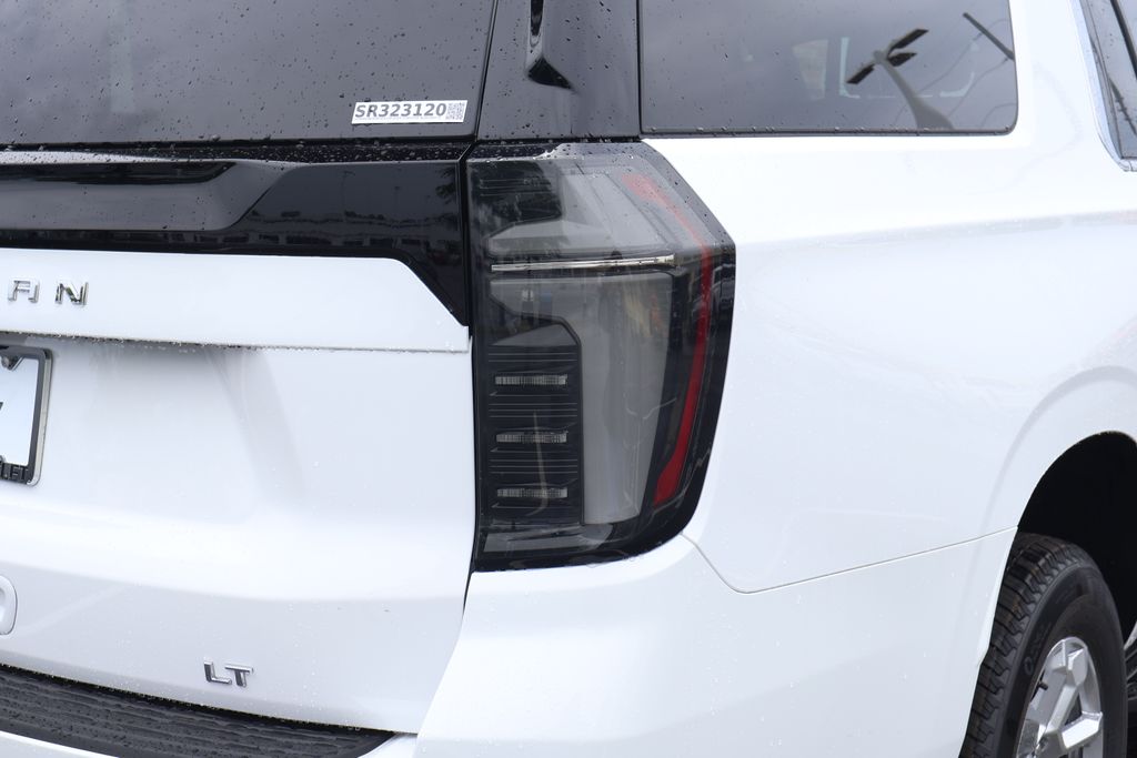 2025 Chevrolet Suburban LT 9