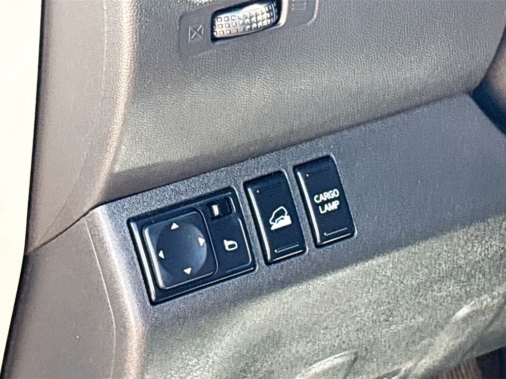 Used 2020 White Nissan PRO-4X image 10