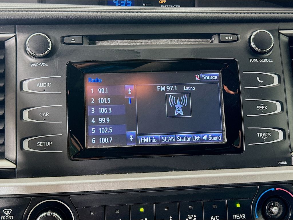 Thumbnail: 2017 Toyota Highlander - 14