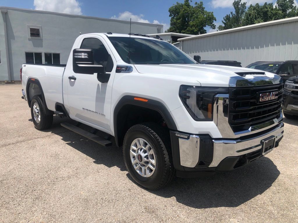2026 GMC Sierra 2500HD Pro Regular Cab LB 4WD