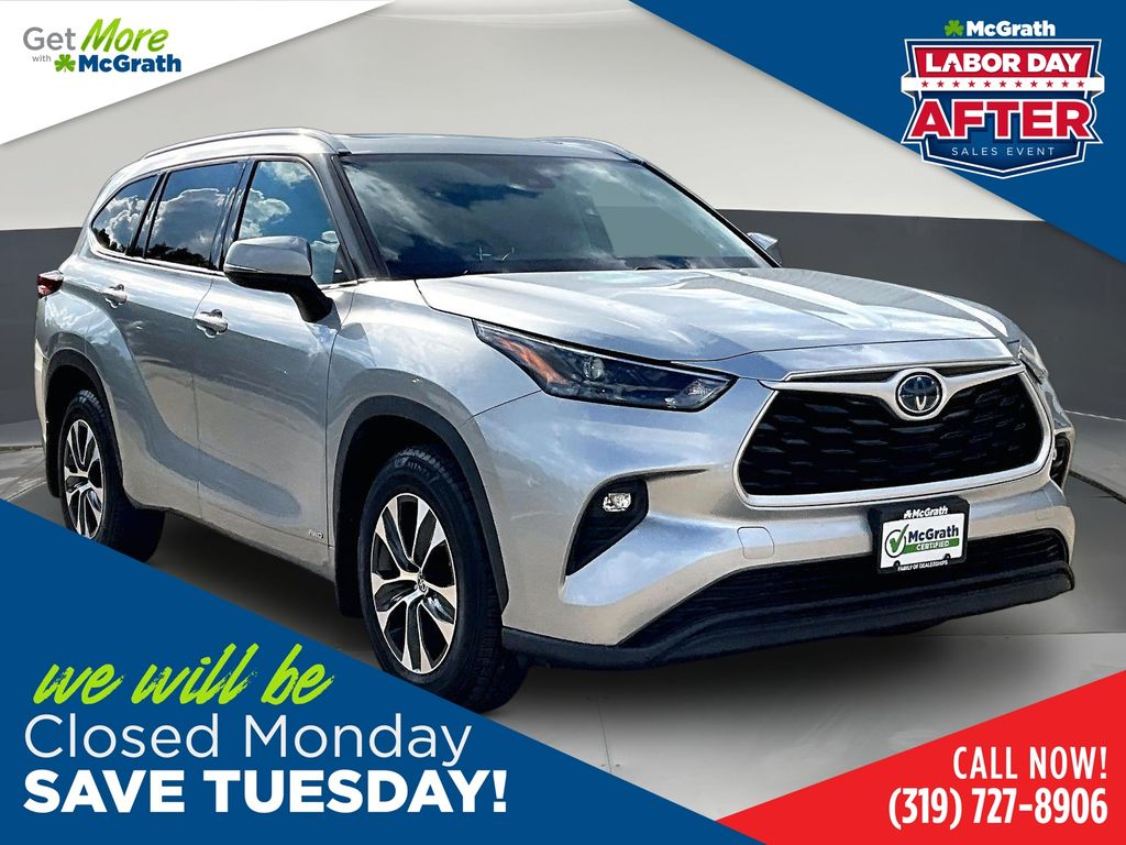 Celestial Silver Metallic 2022 Toyota Highlander Hybrid SUV / Crossover All-Wheel Drive Continuously Variable Transmission