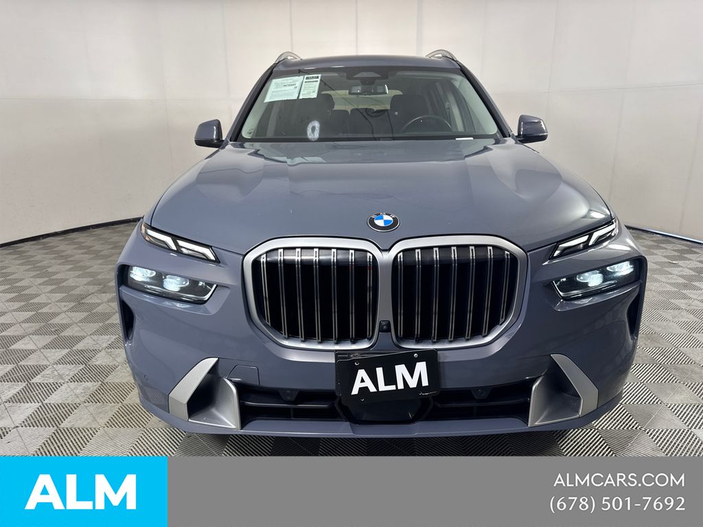 Used 2024  BMW xDrive40i image 2