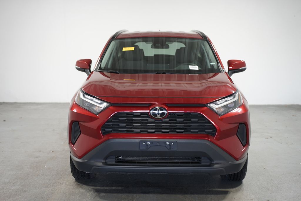 2023 Toyota RAV4 XLE 2