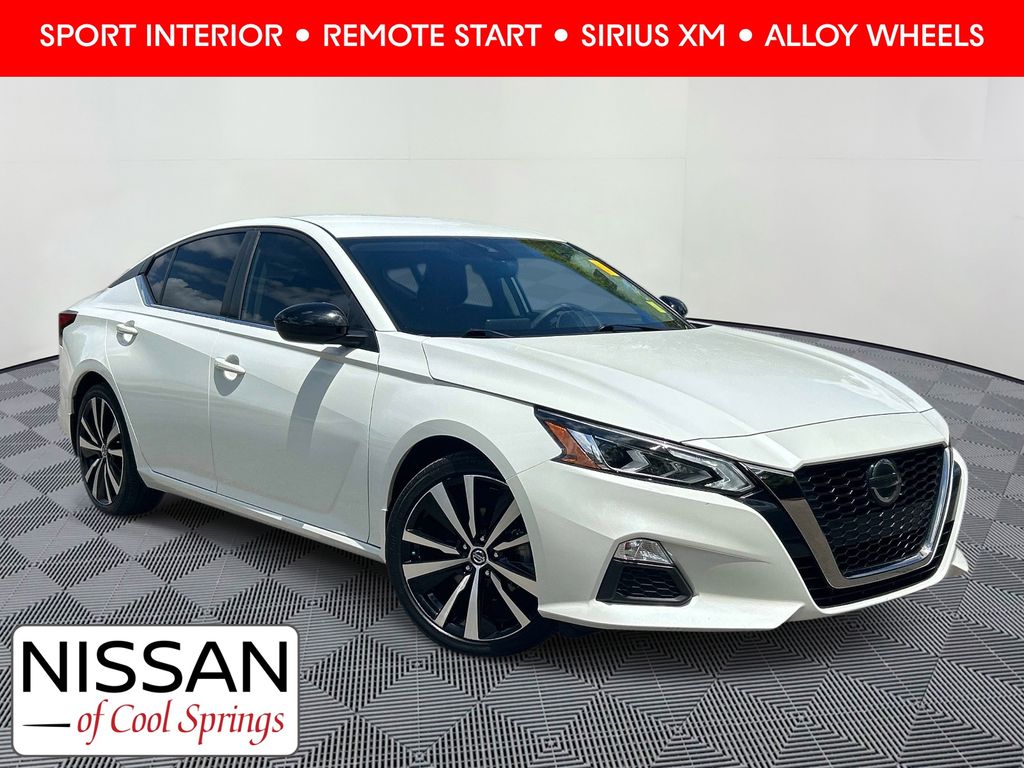 Pearl White 2022 Nissan Altima Sedan Front-Wheel Drive Continuously Variable Transmission