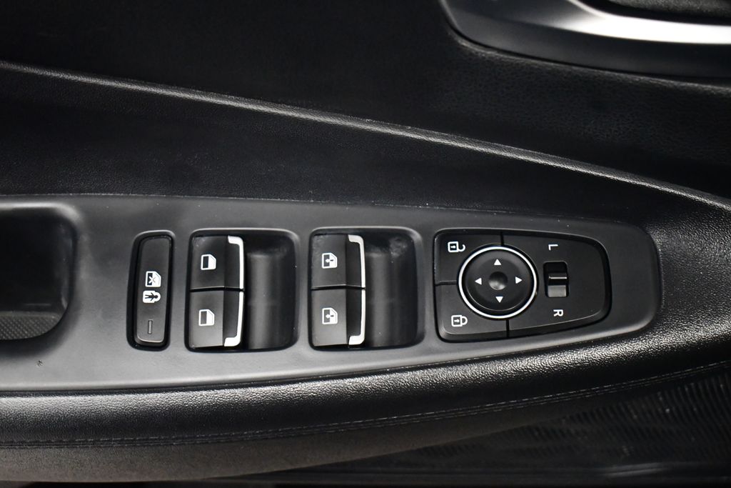 Thumbnail: 2022 Hyundai Santa Fe - 17