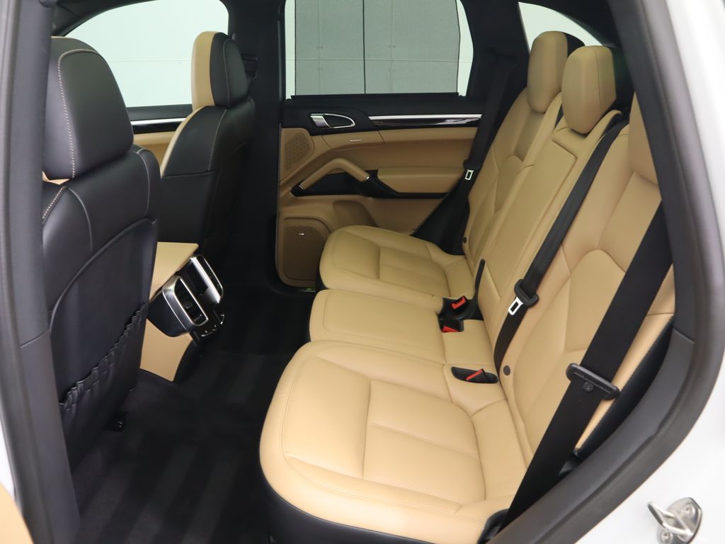 Thumbnail: 2018 Porsche Cayenne - 22