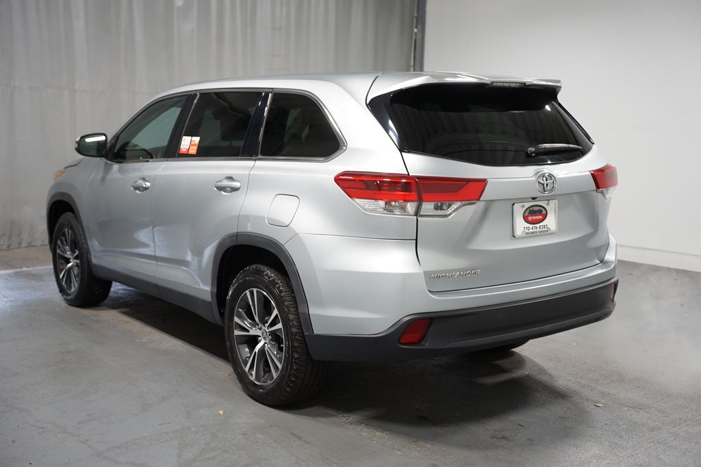 2019 Toyota Highlander LE 6