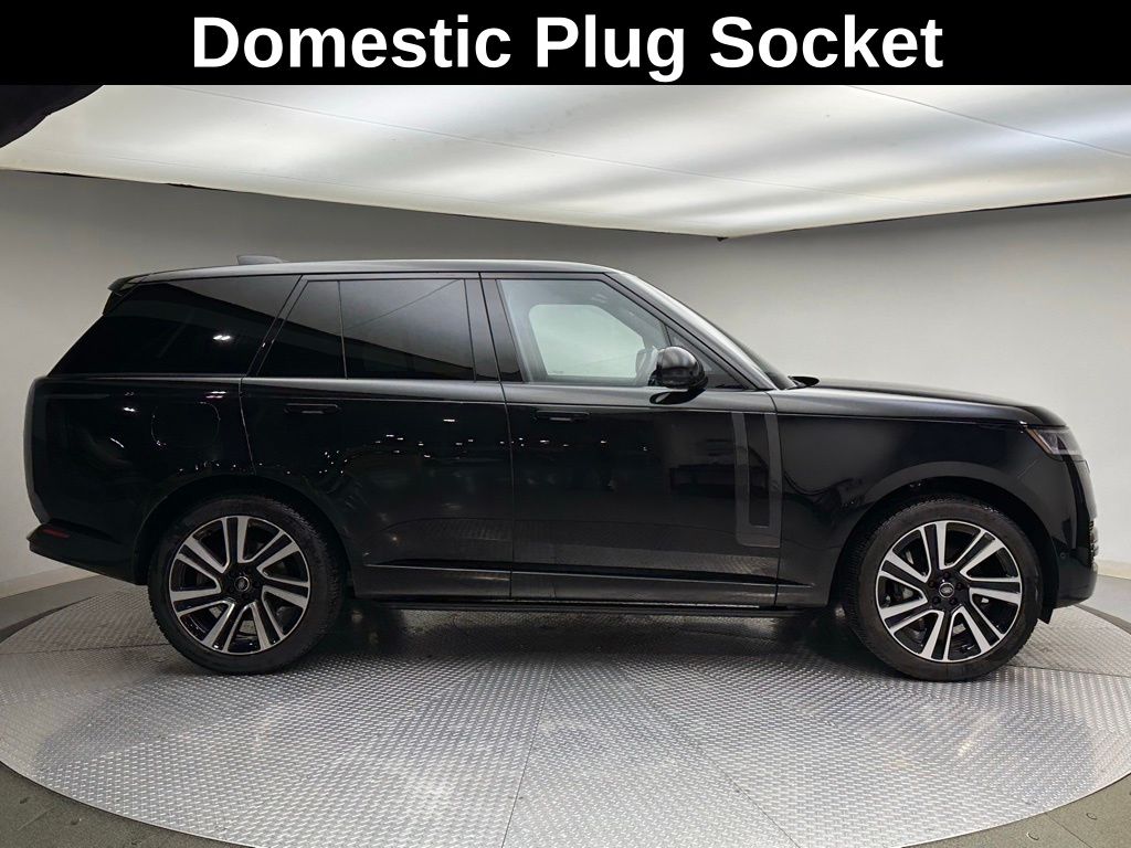 2023 Land Rover Range Rover SE 6
