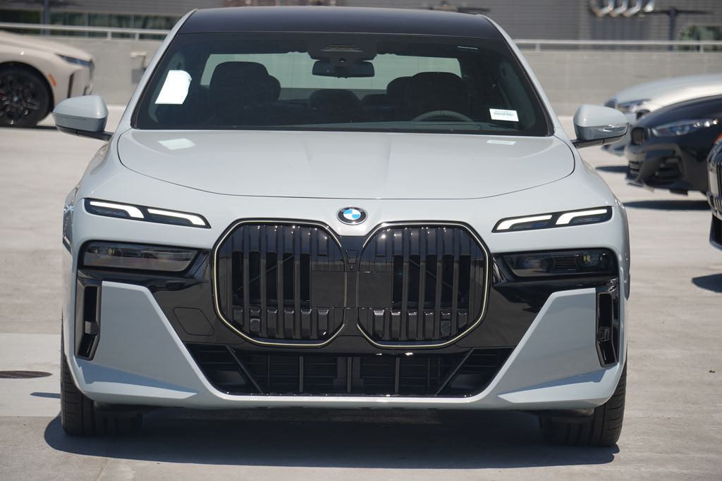 Thumbnail: 2025 BMW 7 Series - 2