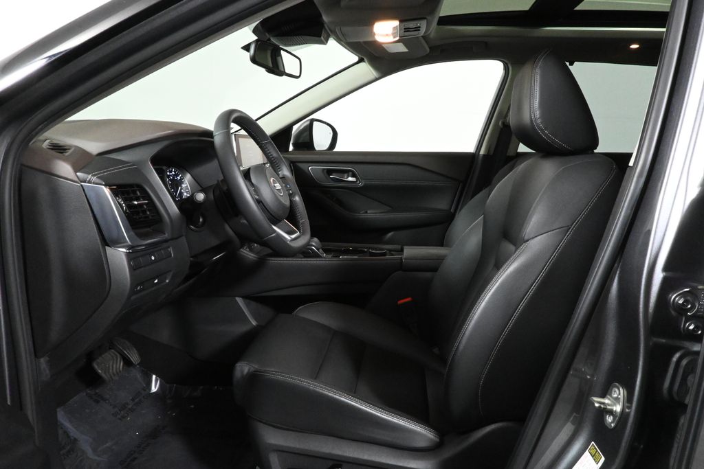 Thumbnail: 2021 Nissan Rogue - 3