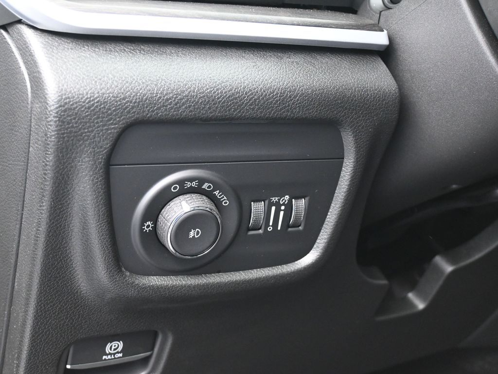 New 2025 Silver Zynith Jeep Limited image 15