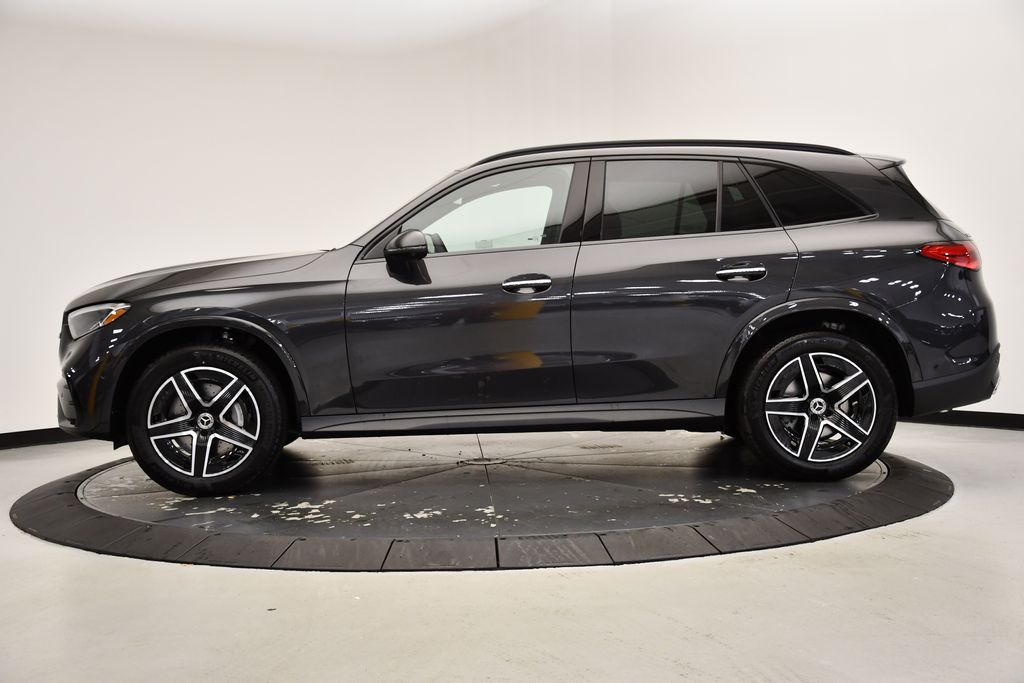 2025 Mercedes-Benz GLC 300 2