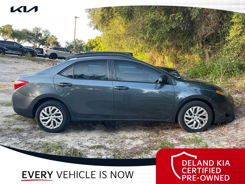 2017 Toyota Corolla LE - Photo 6