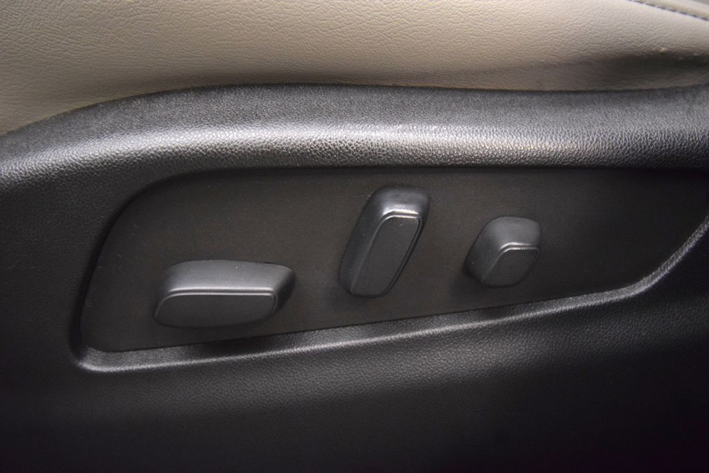 used 2022 Cadillac XT4 car, priced at $23,000