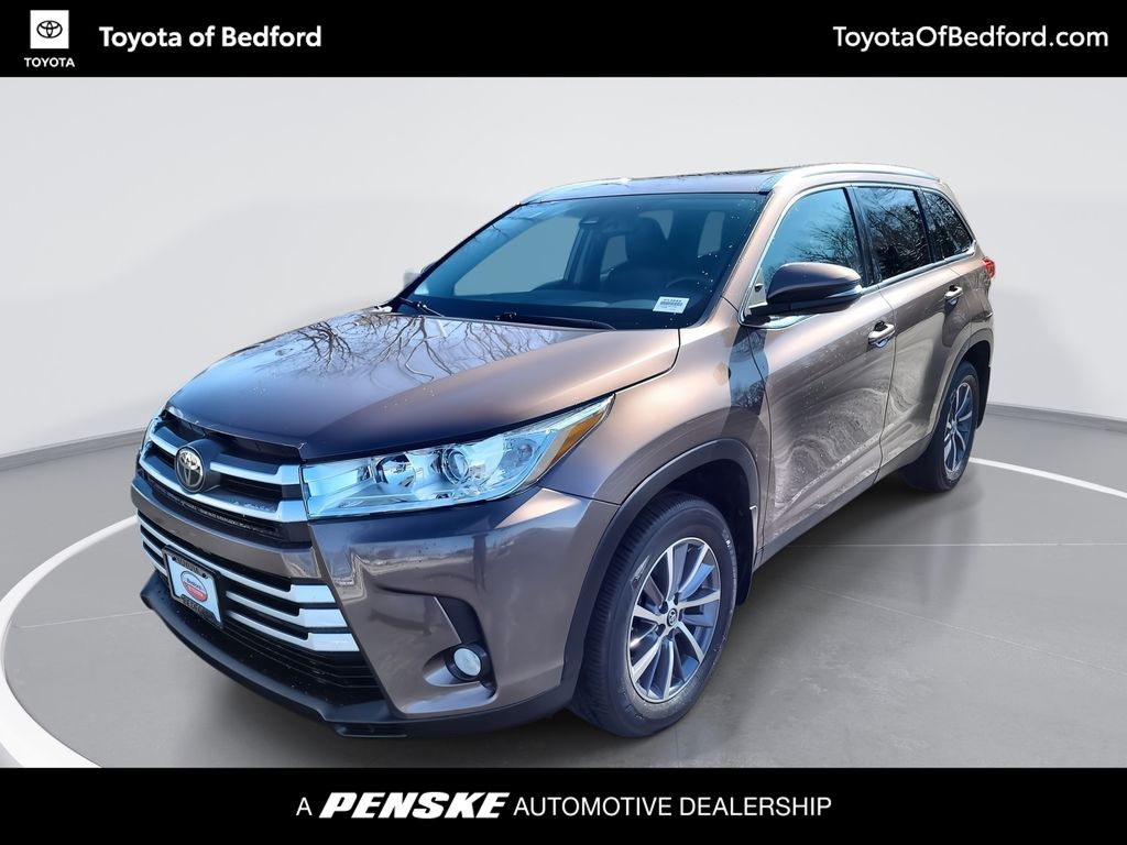 2019 Toyota Highlander XLE Hero Image