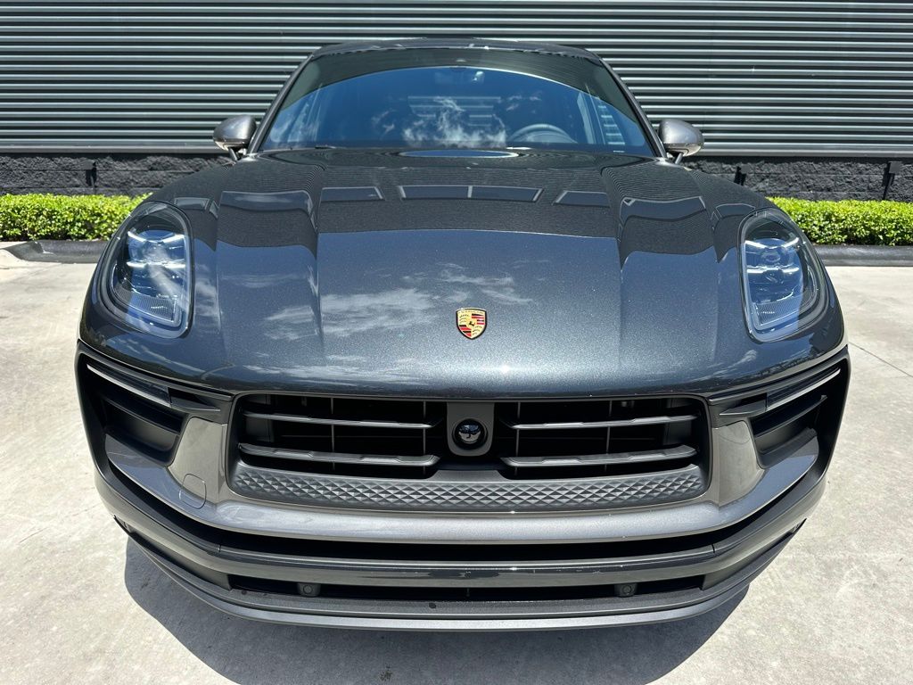 Thumbnail: 2026 Porsche Macan - 8