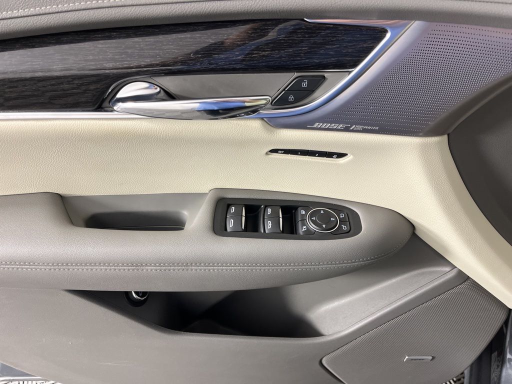 Thumbnail: 2020 Cadillac XT6 - 31