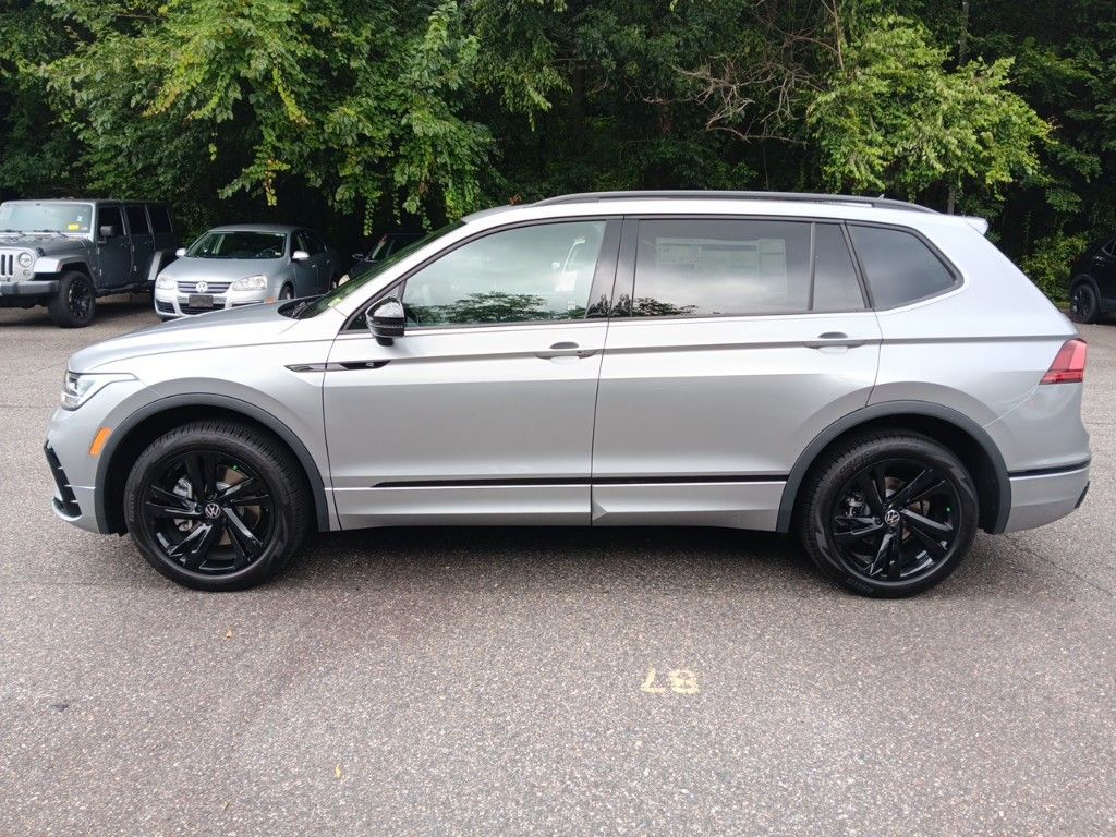 2024 Volkswagen Tiguan 2.0T SE R-Line Black 2