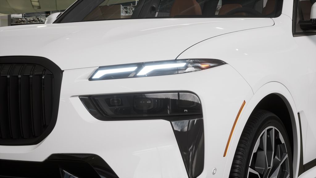 Thumbnail: 2026 BMW X7 - 6