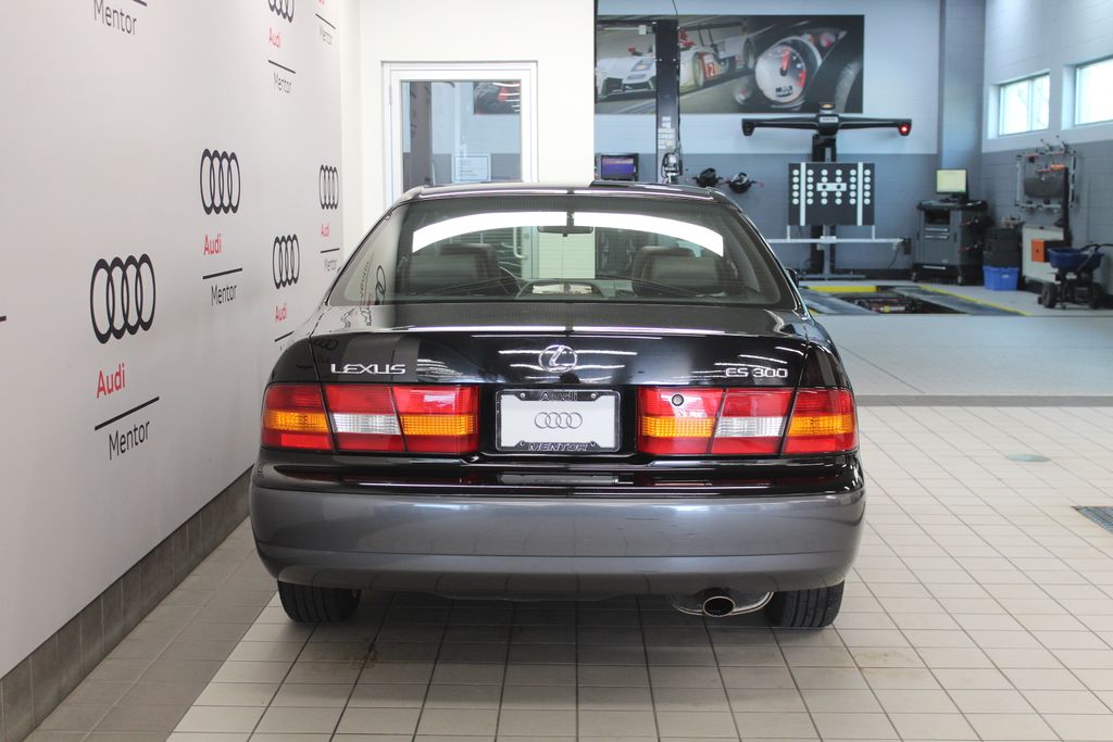 Thumbnail: 1997 Lexus ES - 5