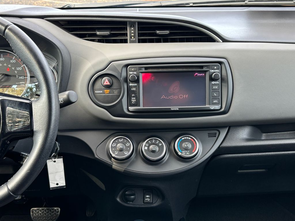 Thumbnail: 2016 Toyota Yaris - 12