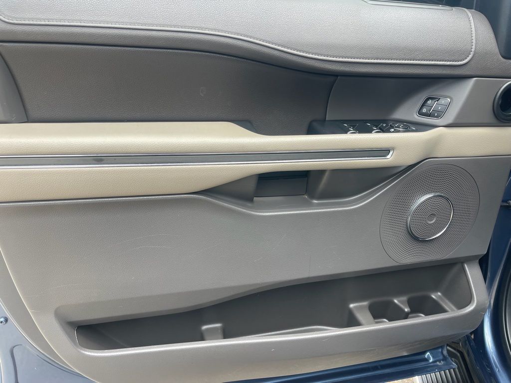 2018 Ford Expedition XLT Blue at Community Honda