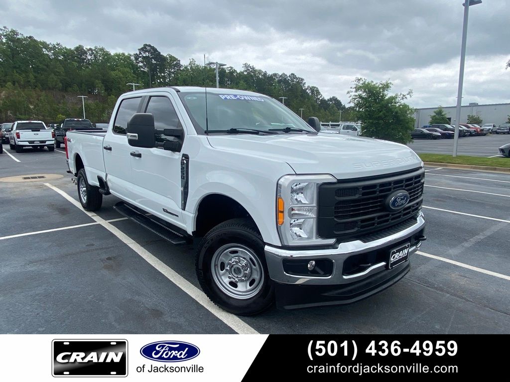 Oxford White 2023 Ford F-250 Super Duty Pickup Truck Four-Wheel Drive Automatic