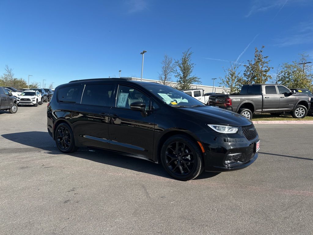 Used Car 2025 Chrysler Pacifica  Limited For Sale Under $40,000 In Austin, Texas