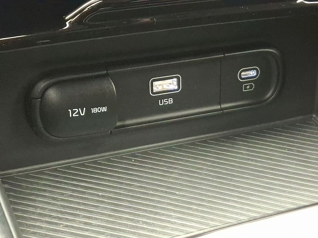 Thumbnail: 2023 Kia Sportage - 25