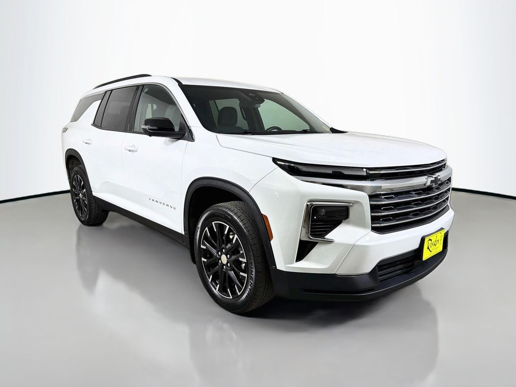 Used 2025 Chevrolet Traverse SUV