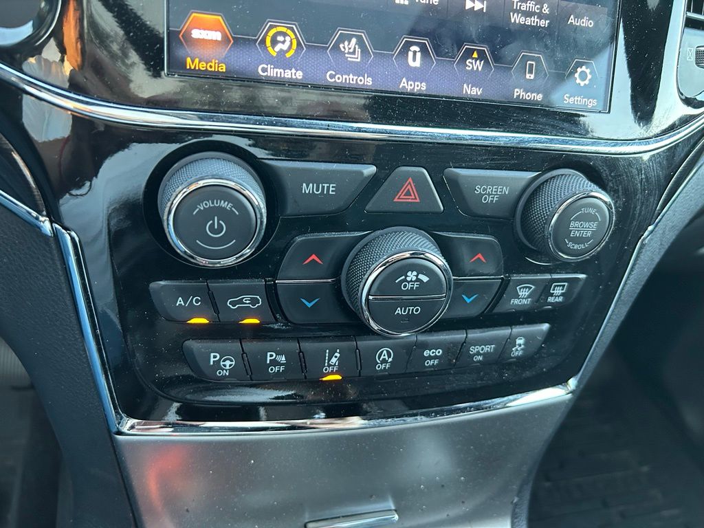 Thumbnail: 2019 Jeep Grand Cherokee - 26