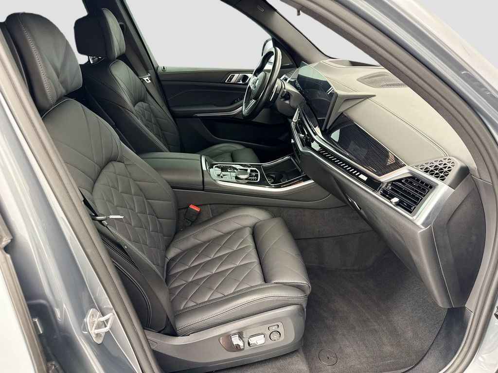 Thumbnail: 2024 BMW X5 - 19