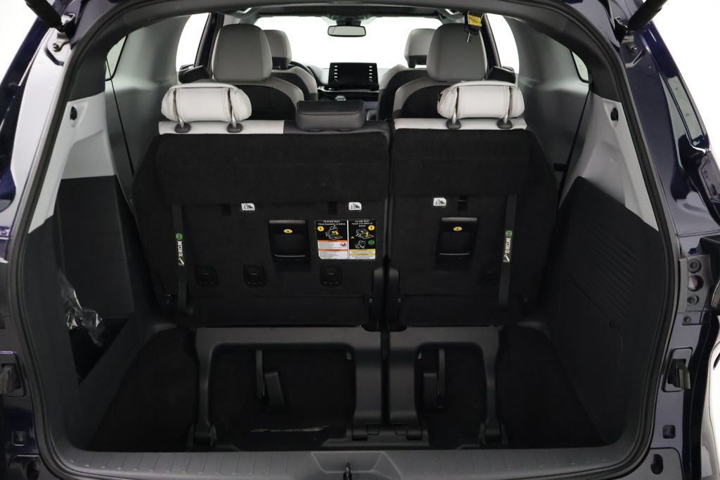 Thumbnail: 2024 Toyota Sienna - 21