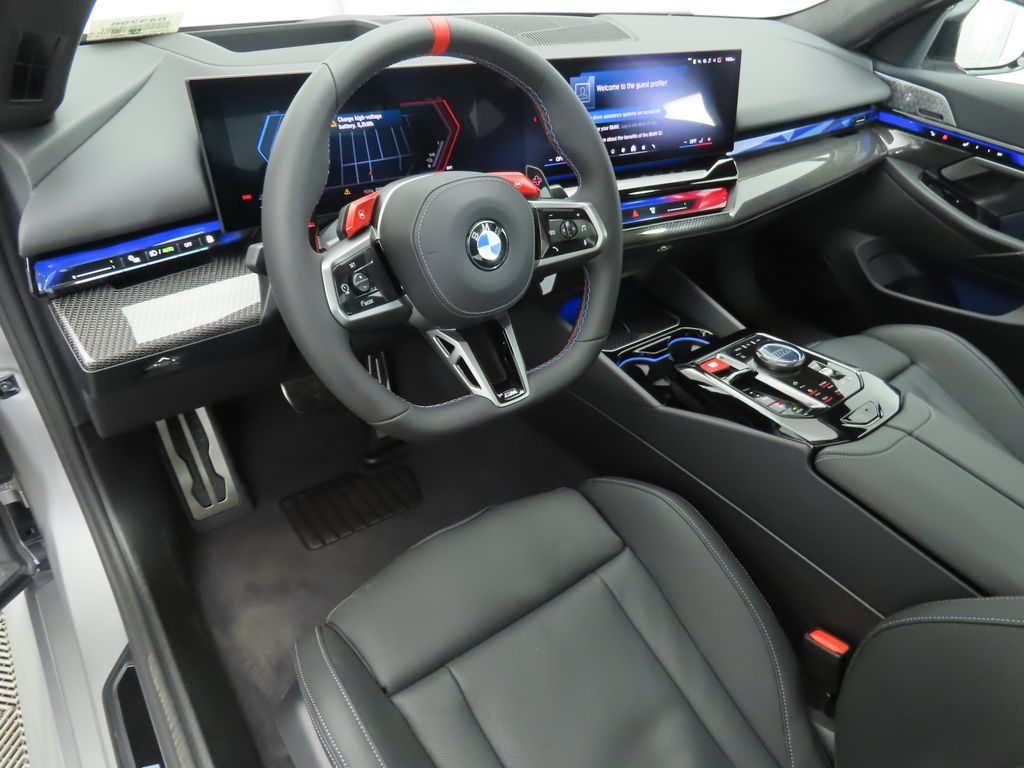 Thumbnail: 2026 BMW M5 - 9