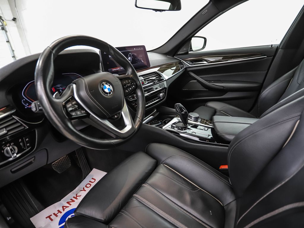 Thumbnail: 2021 BMW 5 Series - 10