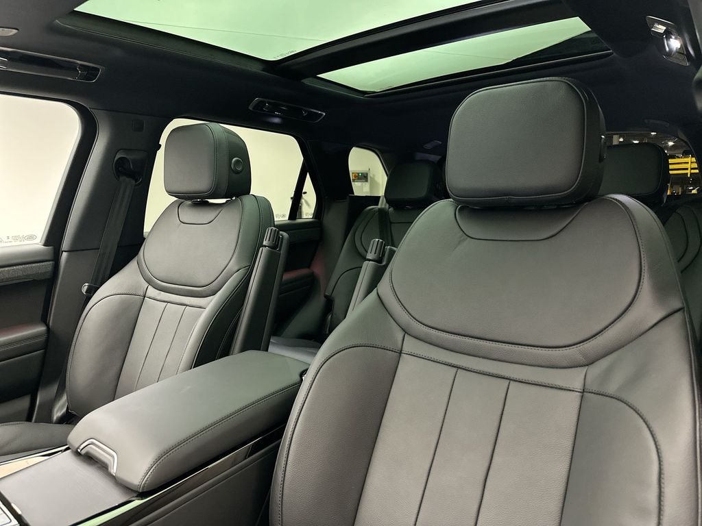 Thumbnail: 2025 Land Rover Range Rover Sport - 8