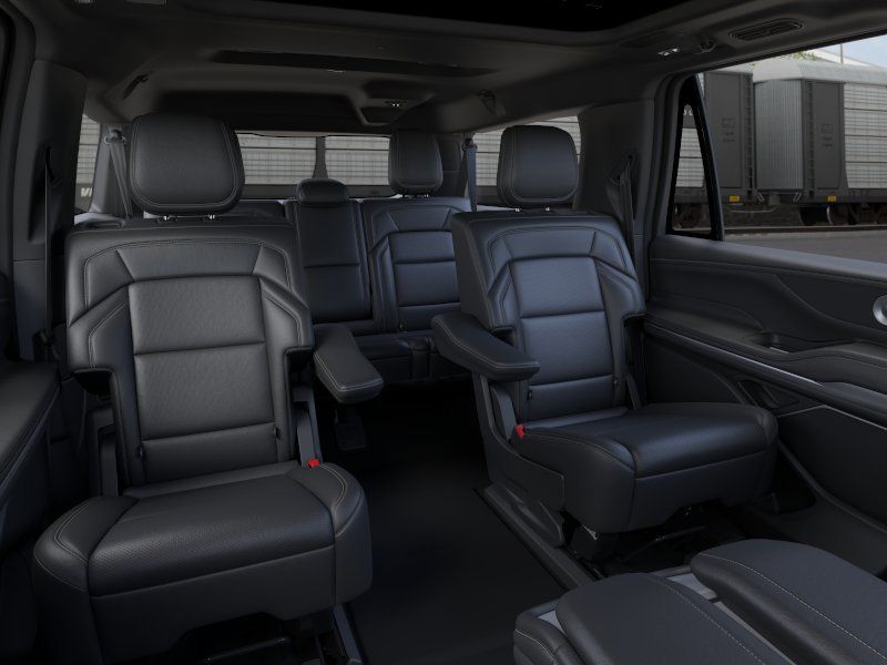 Thumbnail: 2026 Lincoln Navigator L - 11