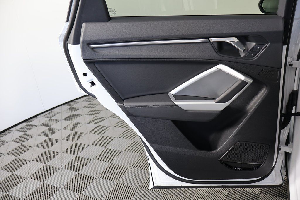 Thumbnail: 2024 Audi Q3 - 13