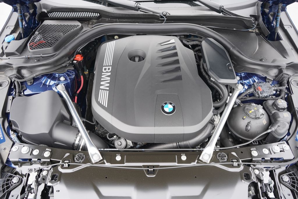 2025 BMW 5 Series 540i xDrive 22