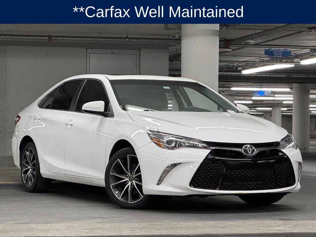 2016 Toyota Camry XSE 3