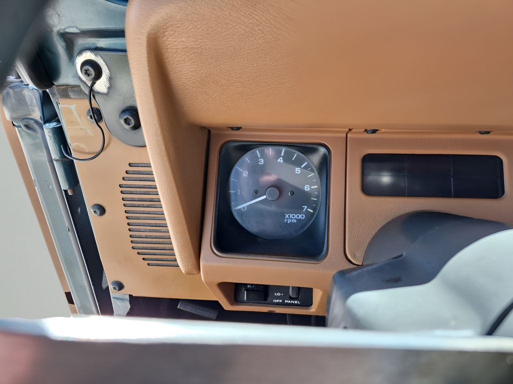 Used 1995 Green Jeep S image 23