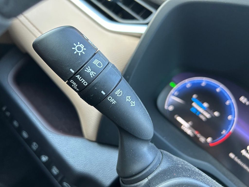 2024 Toyota RAV4 Limited 28