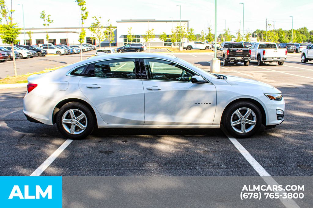 Used 2024 White Chevrolet LT image 8