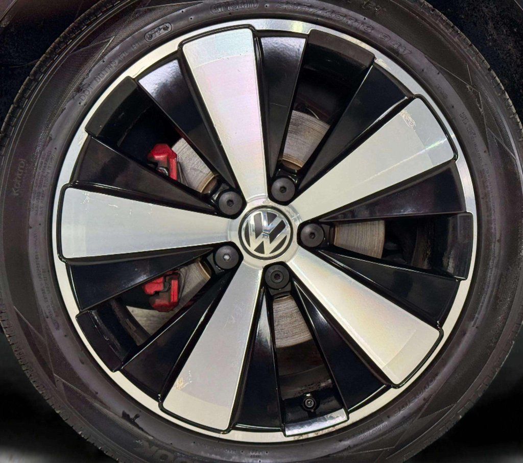 Used 2012 Black Uni Volkswagen 2.0 TSi image 28