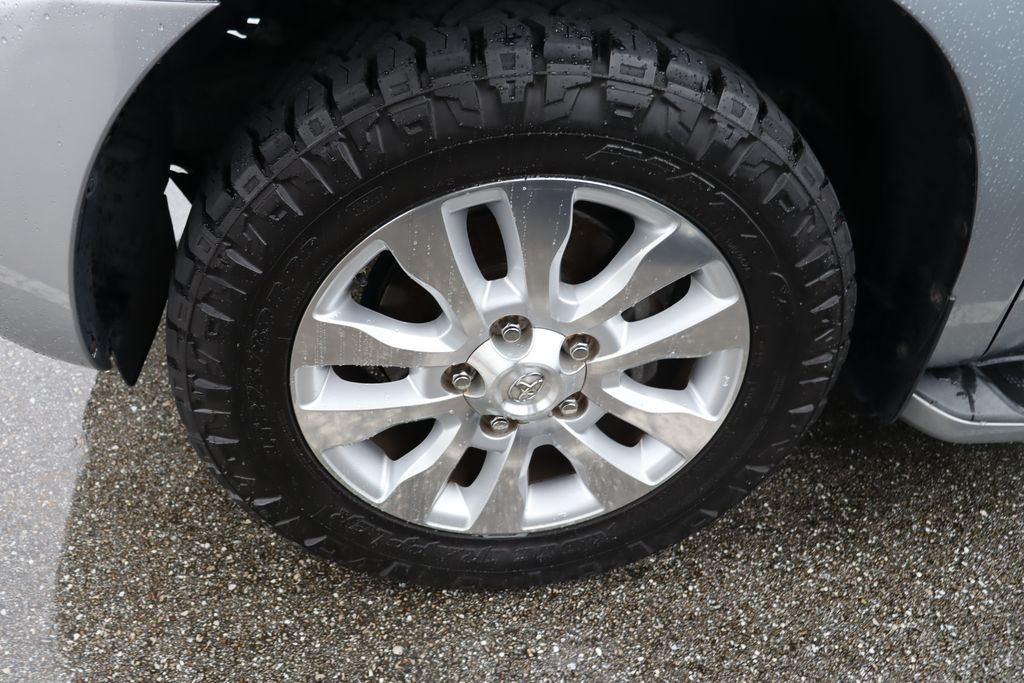 2013 Toyota Sequoia Platinum 4